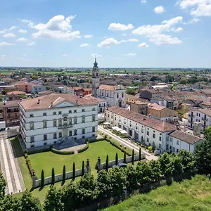 Residenza Vecelli Cavriani Affittacamere